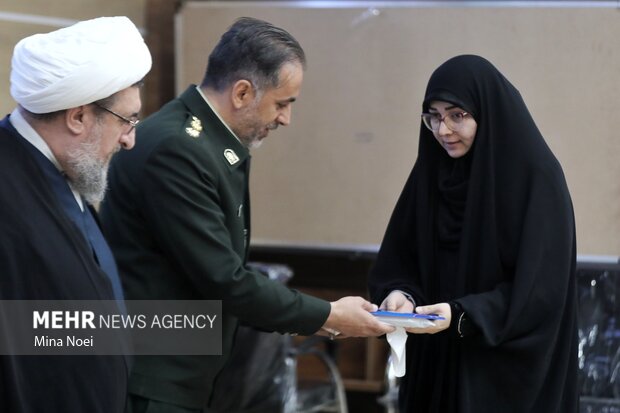 مراسم تجلیل از برگزیدگان آزمون های حفظ عمومی