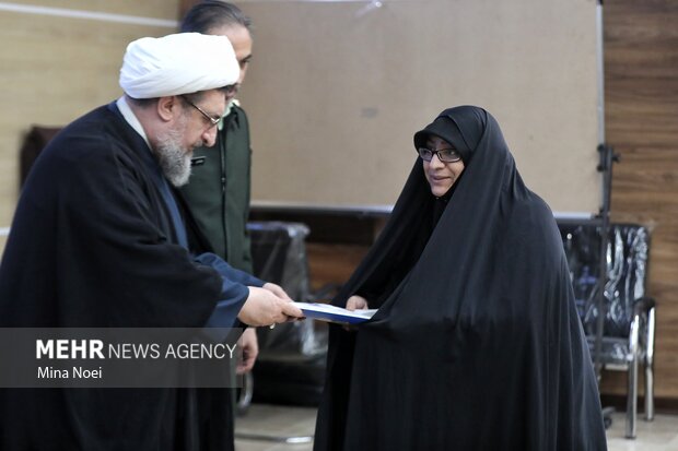 مراسم تجلیل از برگزیدگان آزمون های حفظ عمومی