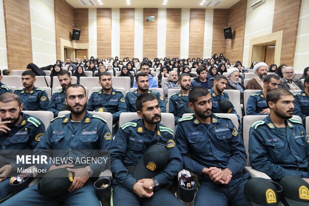 مراسم تجلیل از برگزیدگان آزمون های حفظ عمومی