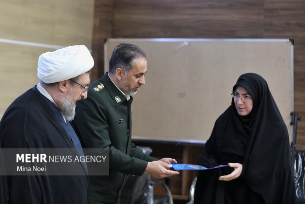 مراسم تجلیل از برگزیدگان آزمون های حفظ عمومی