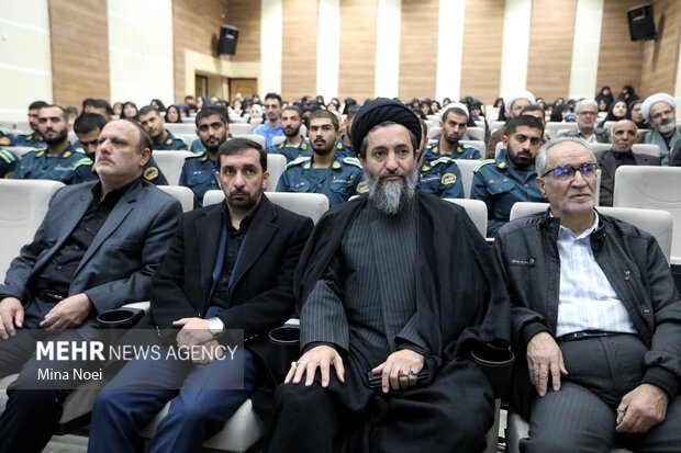 مراسم تجلیل از برگزیدگان آزمون های حفظ عمومی