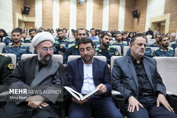 مراسم تجلیل از برگزیدگان آزمون های حفظ عمومی