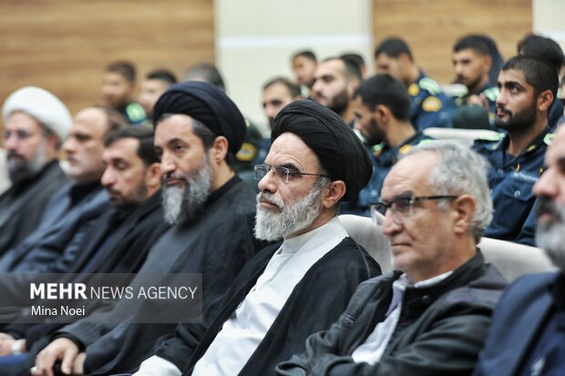 مراسم تجلیل از برگزیدگان آزمون های حفظ عمومی