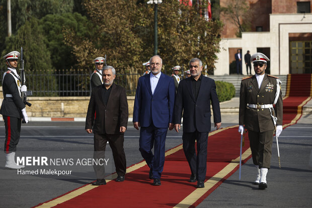 بدرقه رسمی رئیس مجلس به پاکستان