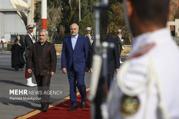 بدرقه رسمی رئیس مجلس به پاکستان