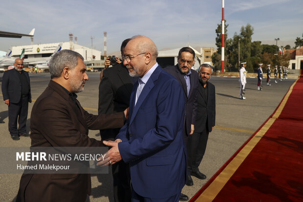 بدرقه رسمی رئیس مجلس به پاکستان