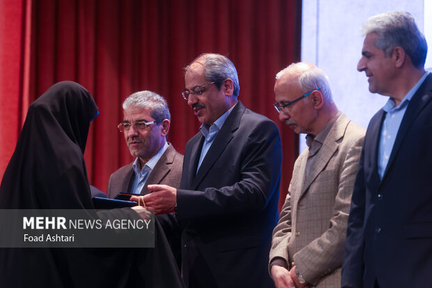 آئین تجلیل از برگزیدگان المپیاد علمی دانشجویی کشور