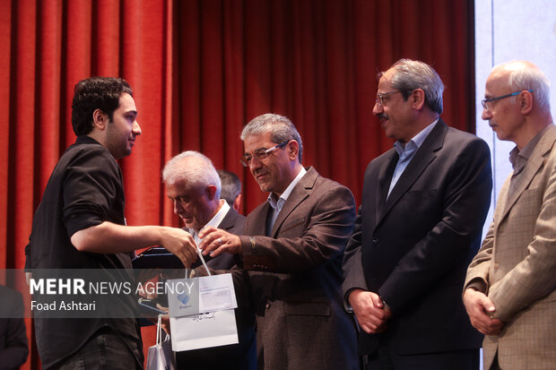 آئین تجلیل از برگزیدگان المپیاد علمی دانشجویی کشور