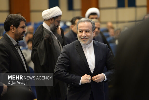 روز اول سفر وزیر خارجه به همدان 17