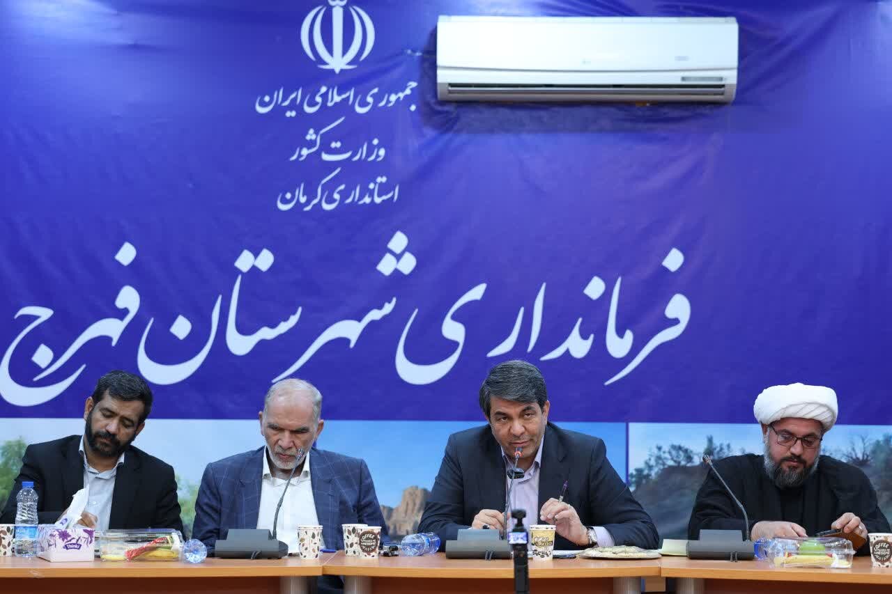 استاندار کرمان: توسعه کرمان باید از متن شهرستان ها شروع شود