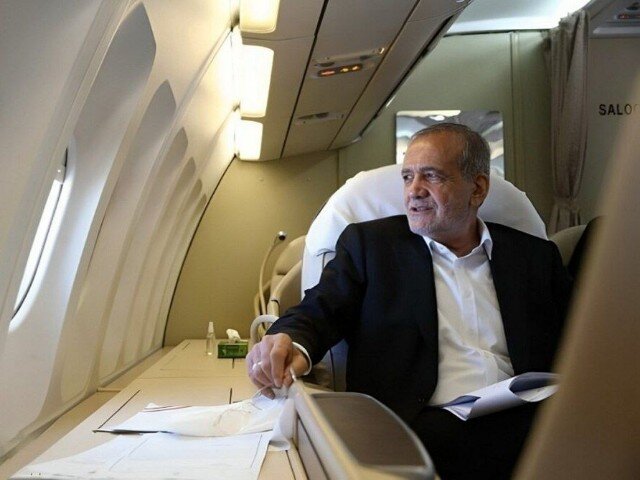 پزشکیان وارد سنندج شد