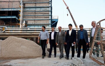 فرماندار دشتی: اشتغال نیروهای بومی در صنایع شهرستان فراهم می‌شود