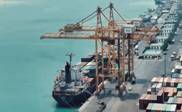 نائب الرئيس يزور ميناء بوشهر