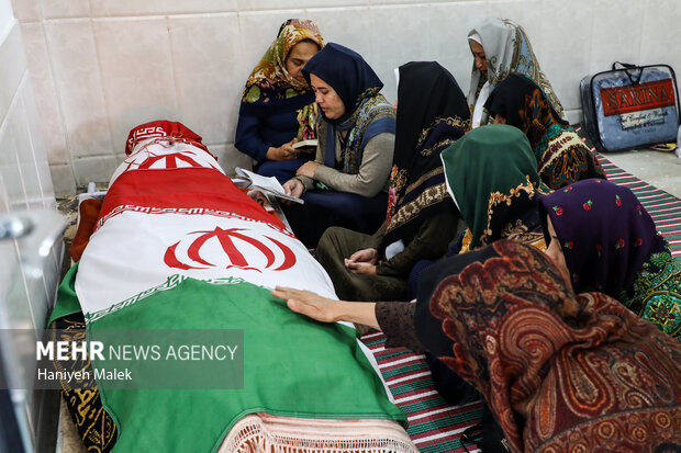 تشییع پیکر «صابر کاظمی» در آق قلا 10