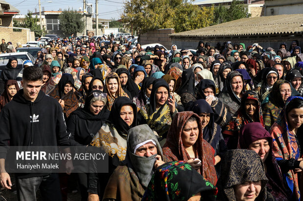 تشییع پیکر «صابر کاظمی» در آق قلا 18