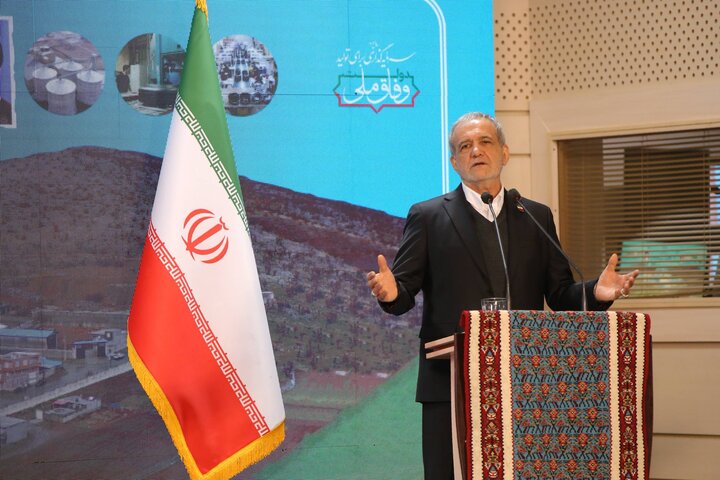 پزشکیان: مشکلات تولیدکنندگان و سرمایه گذاران با همکاری حل شود