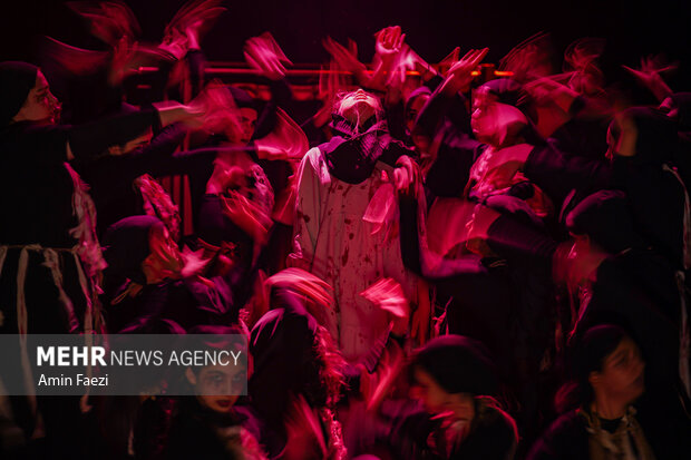 تئاتر «شیطان پلک نمی‌زند» در شیراز