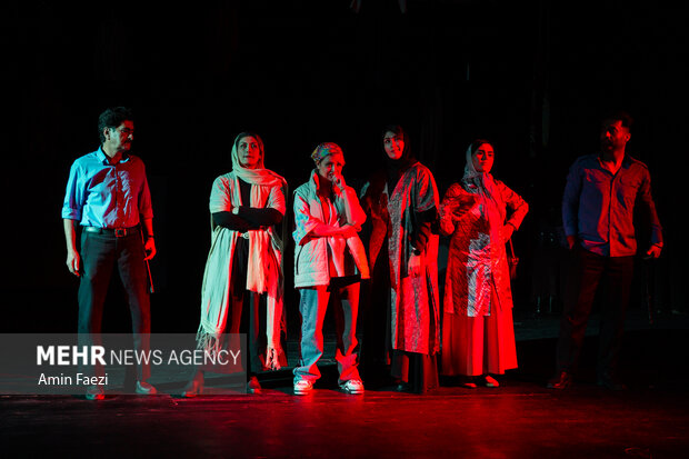 تئاتر «شیطان پلک نمی‌زند» در شیراز
