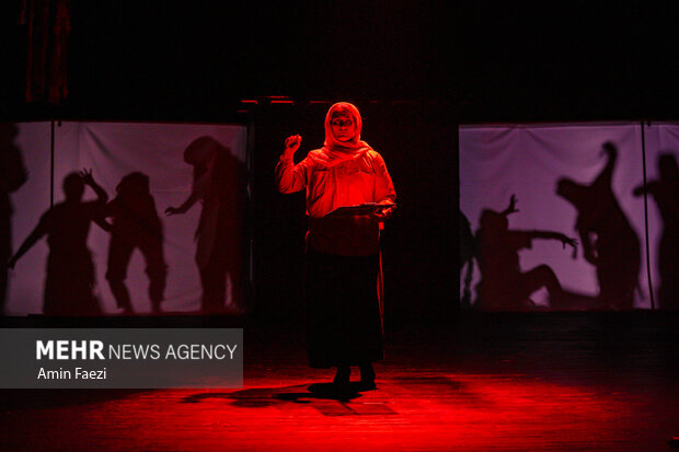 تئاتر «شیطان پلک نمی‌زند» در شیراز