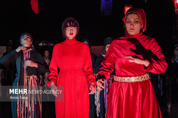 تئاتر «شیطان پلک نمی‌زند» در شیراز