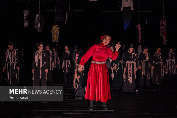 تئاتر «شیطان پلک نمی‌زند» در شیراز