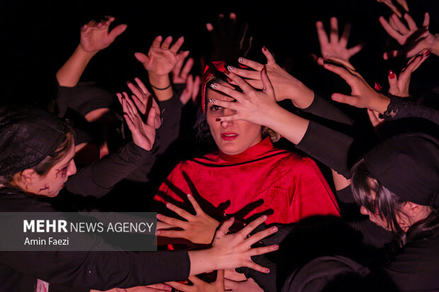 تئاتر «شیطان پلک نمی‌زند» در شیراز