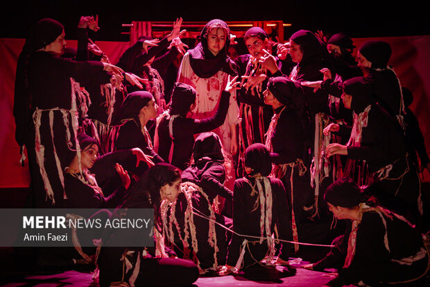 تئاتر «شیطان پلک نمی‌زند» در شیراز