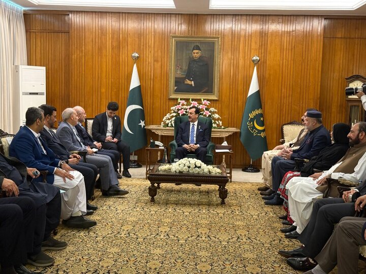 قاليباف يلتقي رئيس مجلس الشيوخ الباكستاني