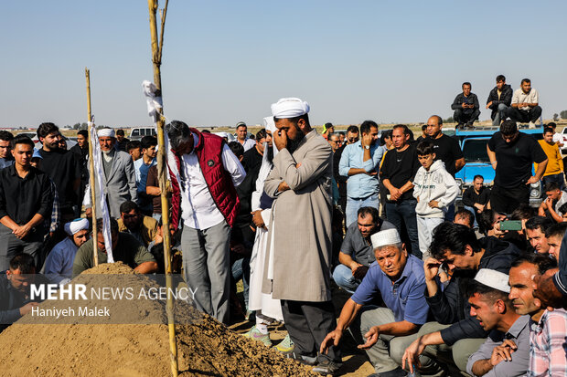 خاکسپاری پیکر زنده‌یاد «صابر کاظمی» در آق قلا