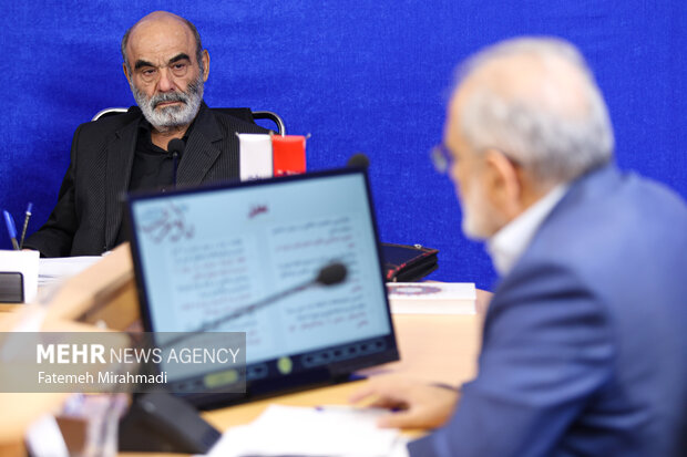 نشست‌های تخصصی همایش «ما و غرب» در اندیشه مقام معظم رهبری 8