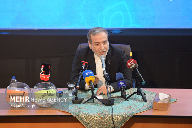 حضور وزیر امور خارجه در دانشگاه بوعلی