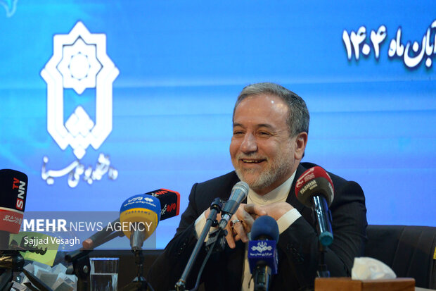 حضور وزیر امور خارجه در دانشگاه بوعلی