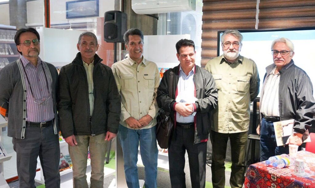 پاورقي،كانون،متن،مجموعه،اقتباس،بازآفريني،شاهنامه،داستان،ادام ...