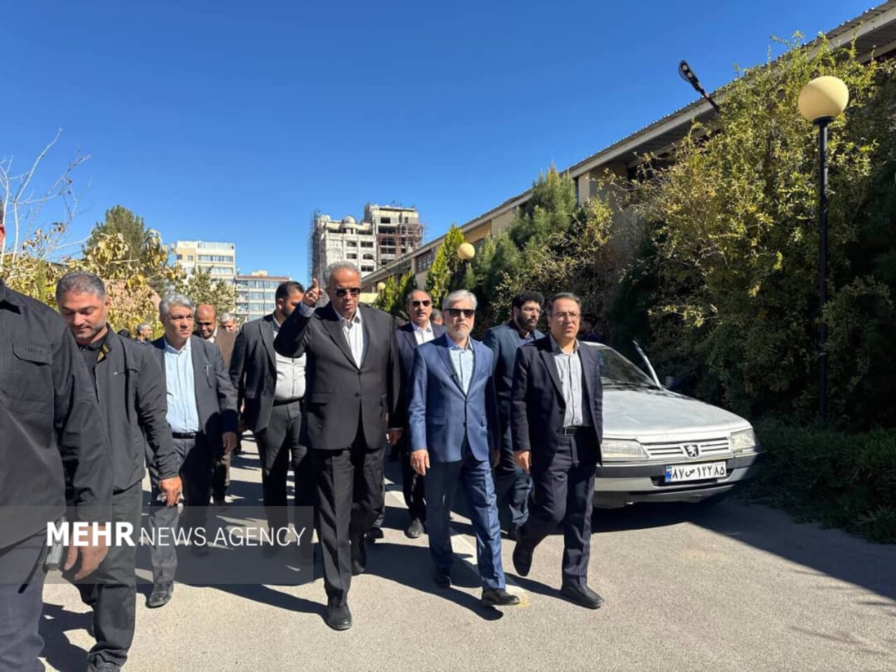 وزیر علوم از پارک علم و فناوری سیستان و بلوچستان بازدید کرد