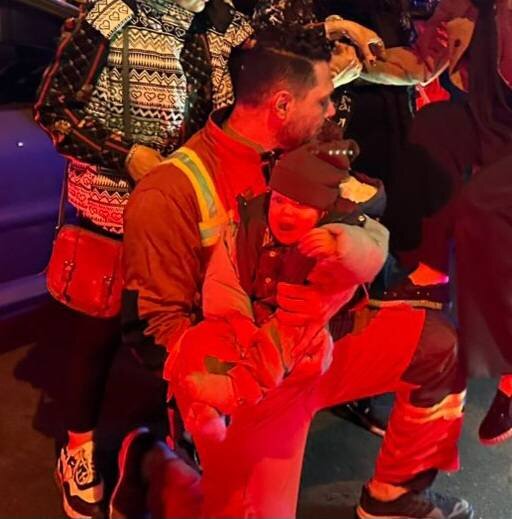 نجات هشت نفر از میان شعلههای ساختمان اداری در بزرگراه ستاری