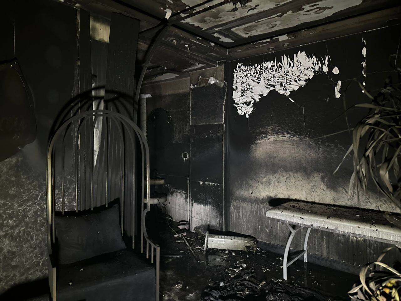 آتش،ساختمان،طبقات،واحد،حادثه،هيدروليكي،نردبان،ملكي،بالايي،طبقه