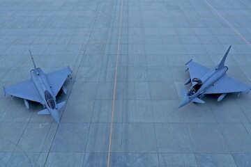 فرود ۲ جنگنده تایفون در پایگاه هوایی «سالم الصباح »کویت