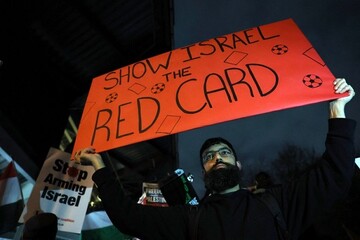 Aston Villa-Maccabi Tel Aviv maçı öncesi binlerce kişi İsrail'i protesto etti