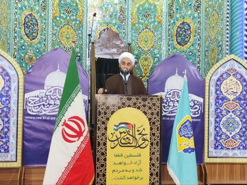 امام جمعه بم: مدیر متعهد و متقی باید در چارچوب نظام اسلامی حرکت کند