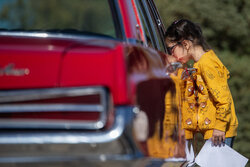 Hemedan'da klasik arabalar sergilendi