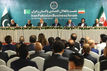 نشست صمیمانه  قالیباف با فعالان اقتصادی پاکستان و ایران برگزار شد