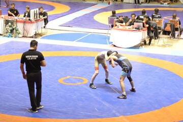 بزرگترین فستیوال کشتی کردستان در سنندج برگزار شد