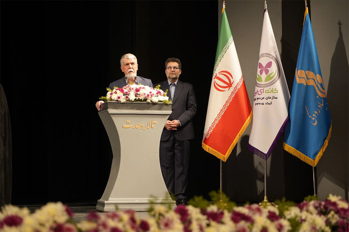 «پرواز پروانهها» با حضور وزیر فرهنگ و ارشاد رونمایی شد
