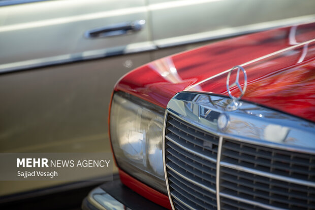 همایش خودروهای کلاسیک در همدان