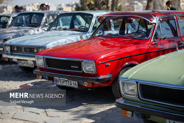 همایش خودروهای کلاسیک در همدان