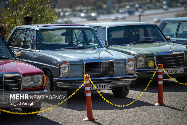 همایش خودروهای کلاسیک در همدان