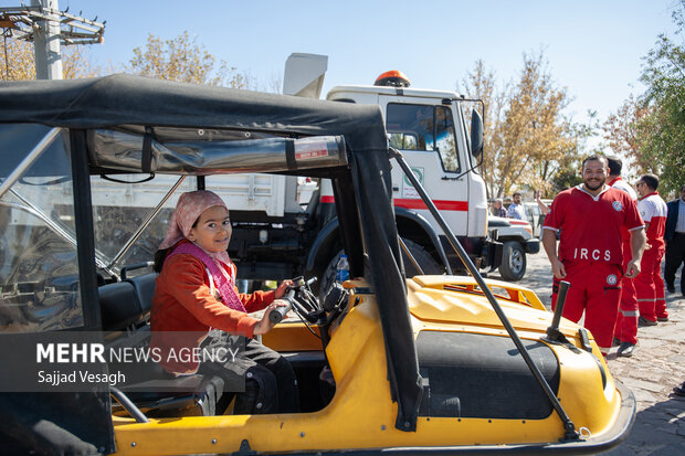 همایش خودروهای کلاسیک در همدان