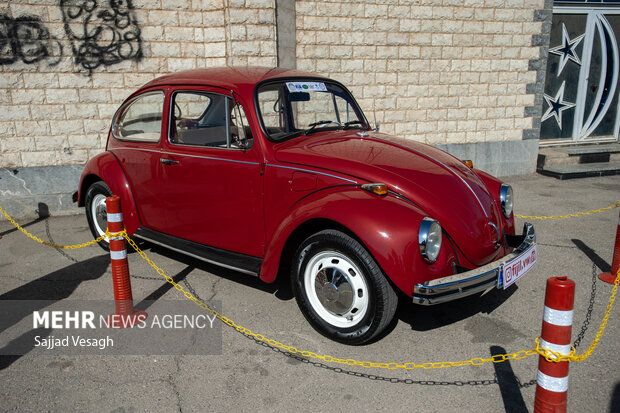 همایش خودروهای کلاسیک در همدان