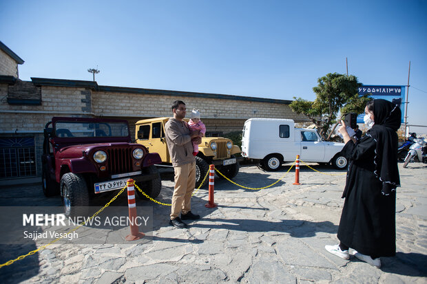 همایش خودروهای کلاسیک در همدان