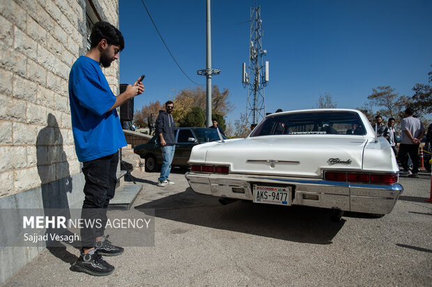 همایش خودروهای کلاسیک در همدان